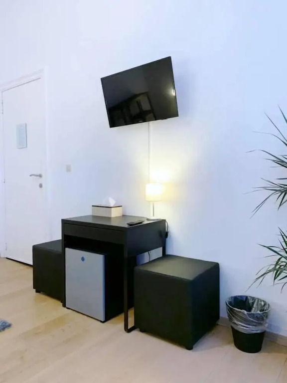 The Hive Rooms