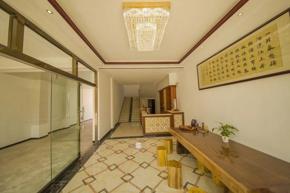 LV QI Hotel