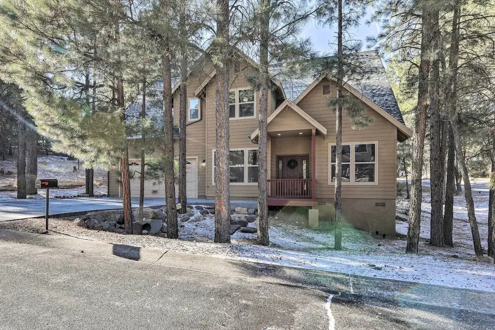 Flagstaff Family Getaway ~ 4 Miles to Downtown!