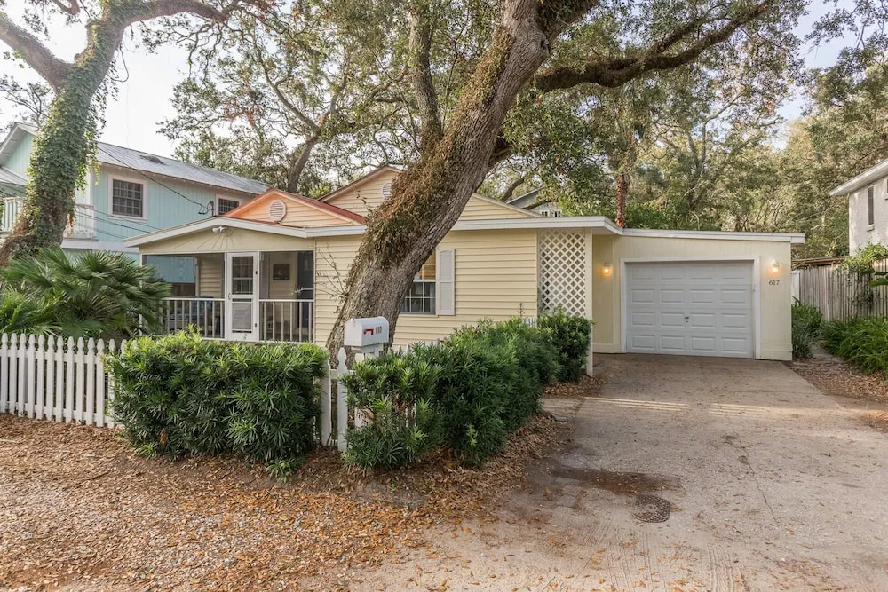 617 Beach Drive by Hodnett Cooper