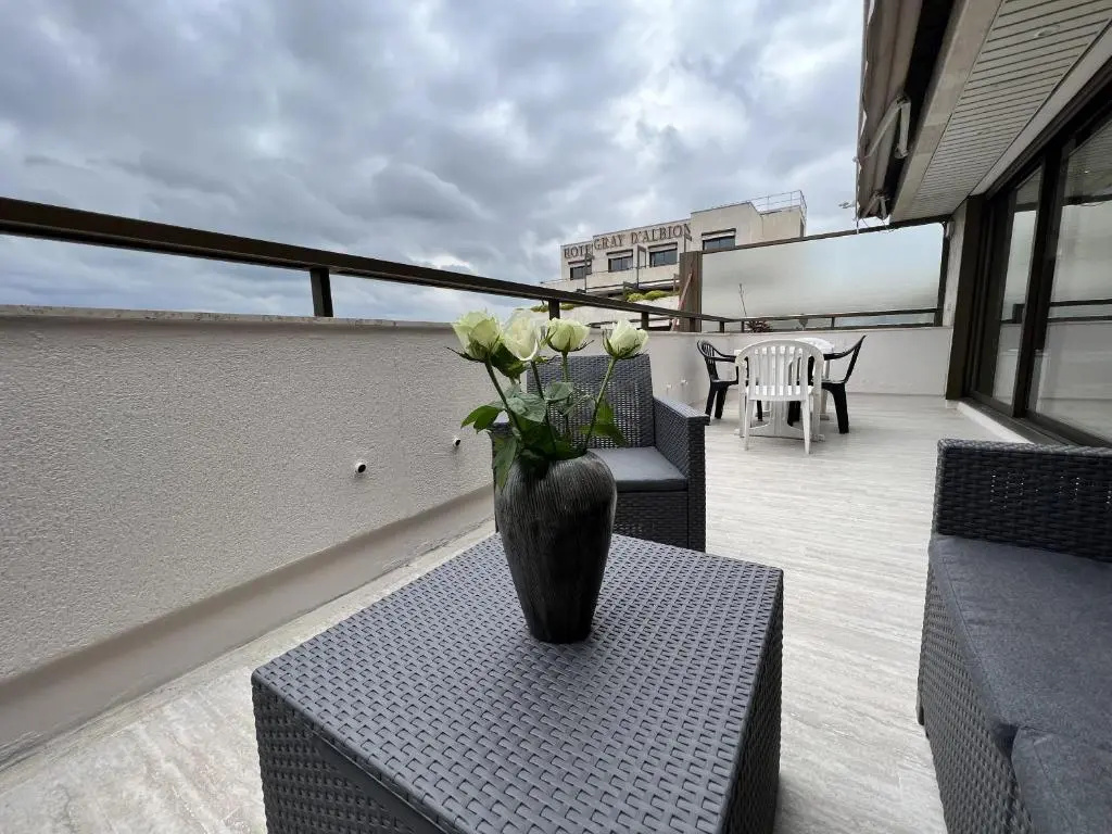 Апартаменты Residence Gray d'Albion Studio DEL562	