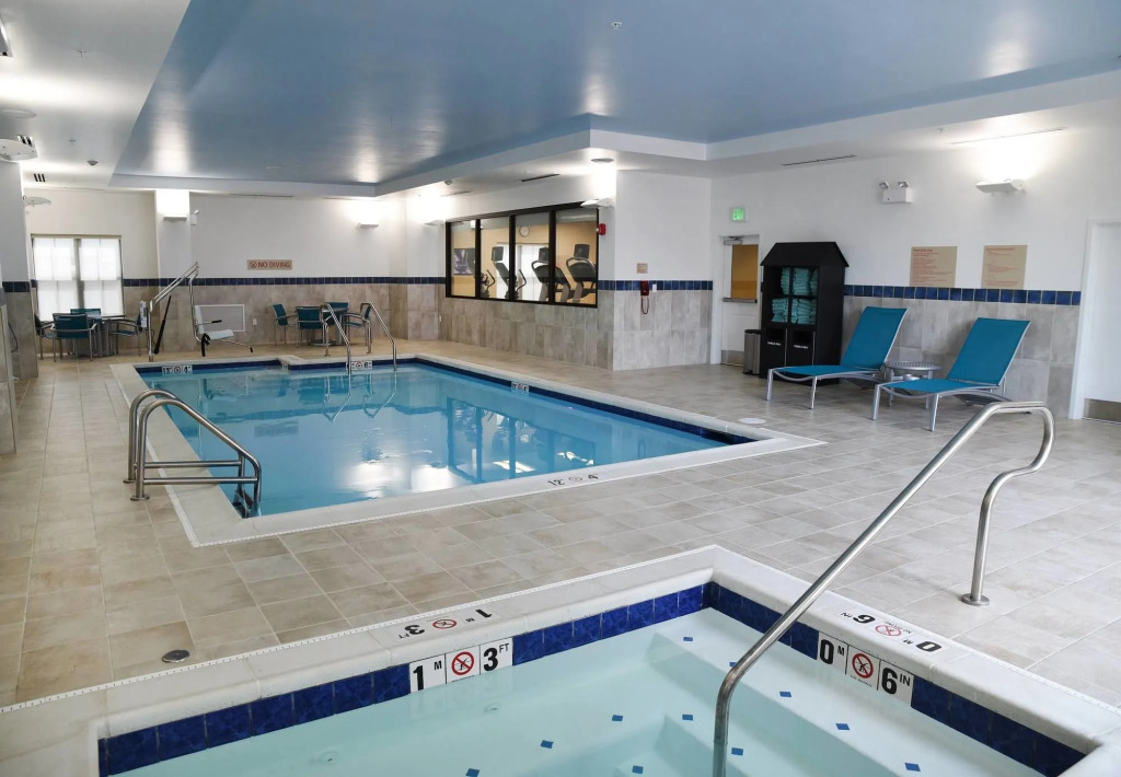 TownePlace Suites by Marriott Lawrence Downtown