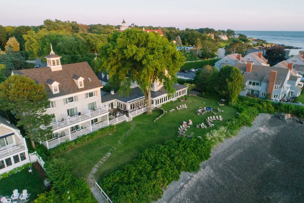Breakwater Inn