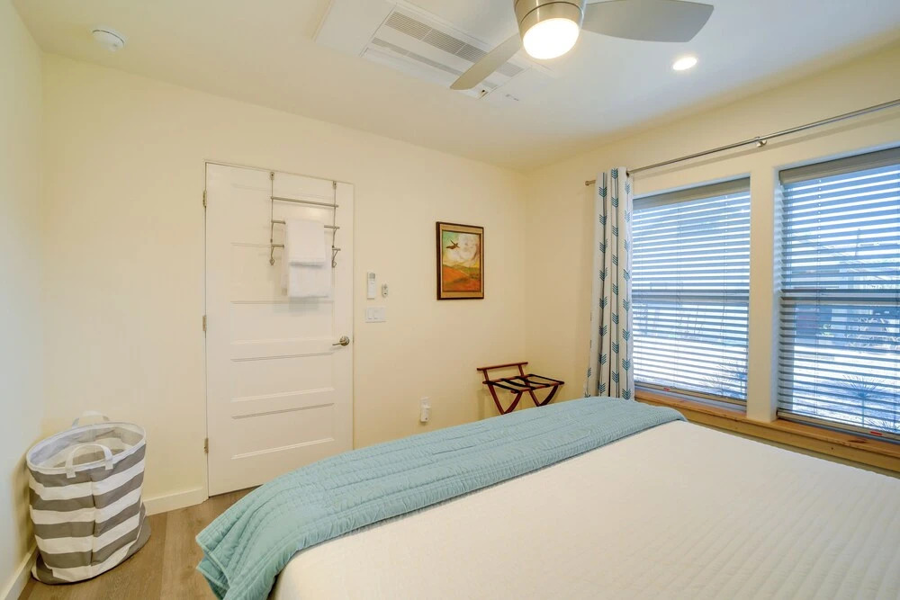 Old Town Cottonwood Cottage w/ Yard, Pets Welcome