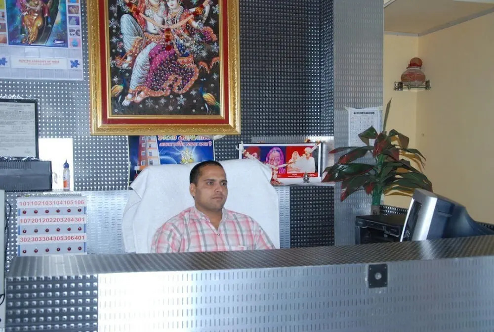 Hotel Aashiyana & Restaurant