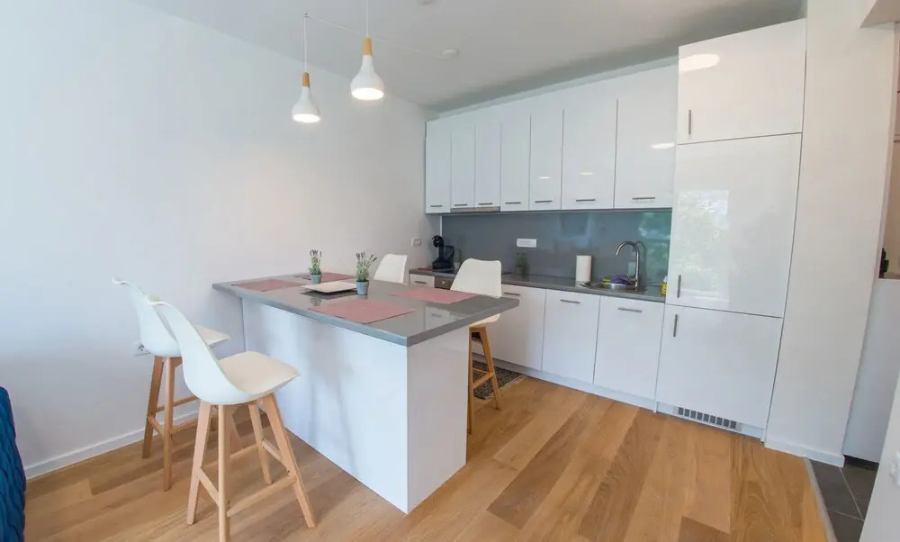 Apartment Ema