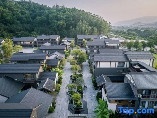 Xinxing Zenyu Town North and South Ju Siheyuan