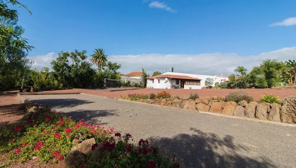 Finca El Picacho Apartments in the countryside 2 Km from the beach