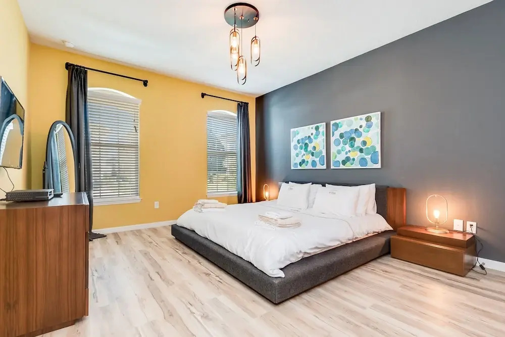 Edgy and Modern 7 Bed 5 Ba Villa Pool & Spa 1800saw