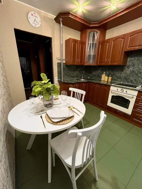 Home Hotel (Хоум Отель) в 10-м микрорайоне 13