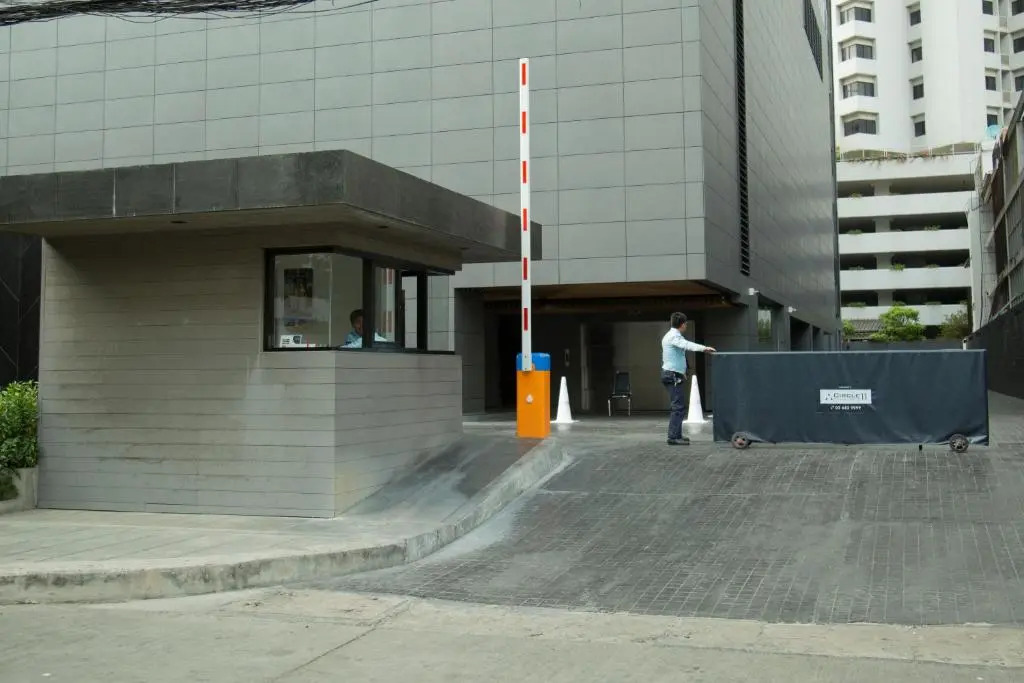 Sukhumvit 11#Luxury#Pool#Gym#BTS Nana&MRT Sukhumvit#1BR#Max4ppl