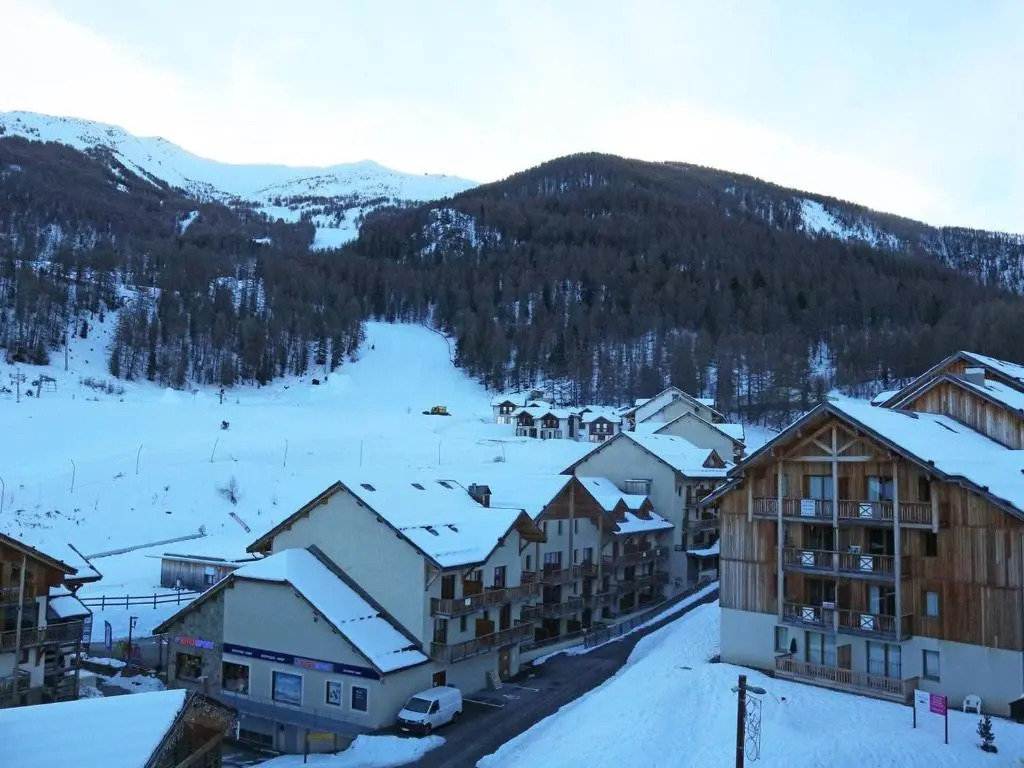 Appartement Les Orres, 4 pièces, 8 personnes - FR-1-322-417