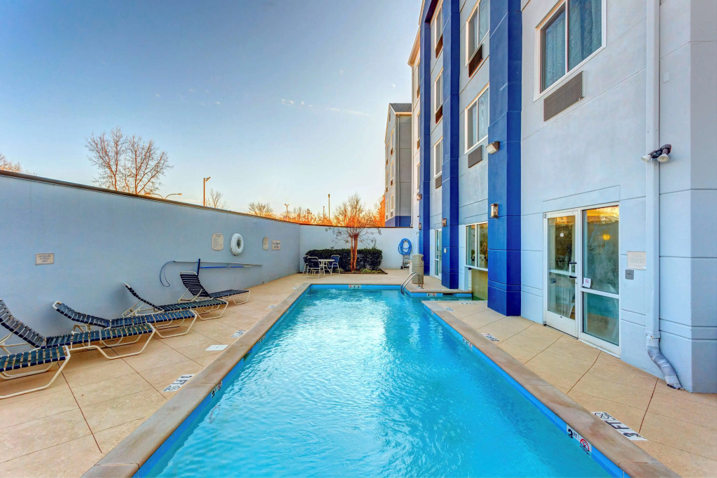 Best Western Plus Nashville Airport Hotel - BNA
