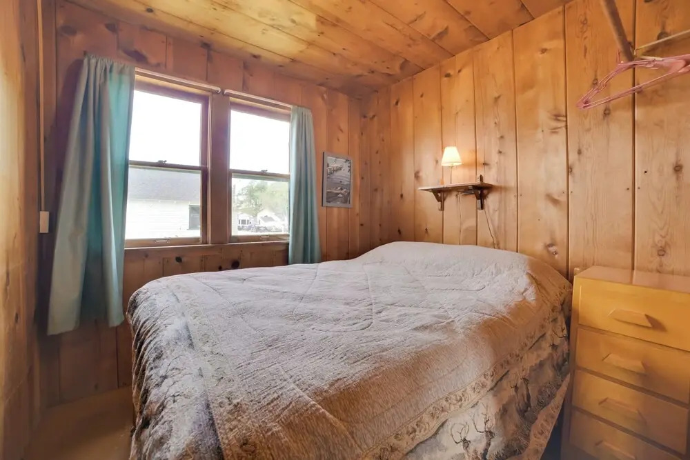 Free Boat Rentals! Beachside Les Cheneaux Cabin