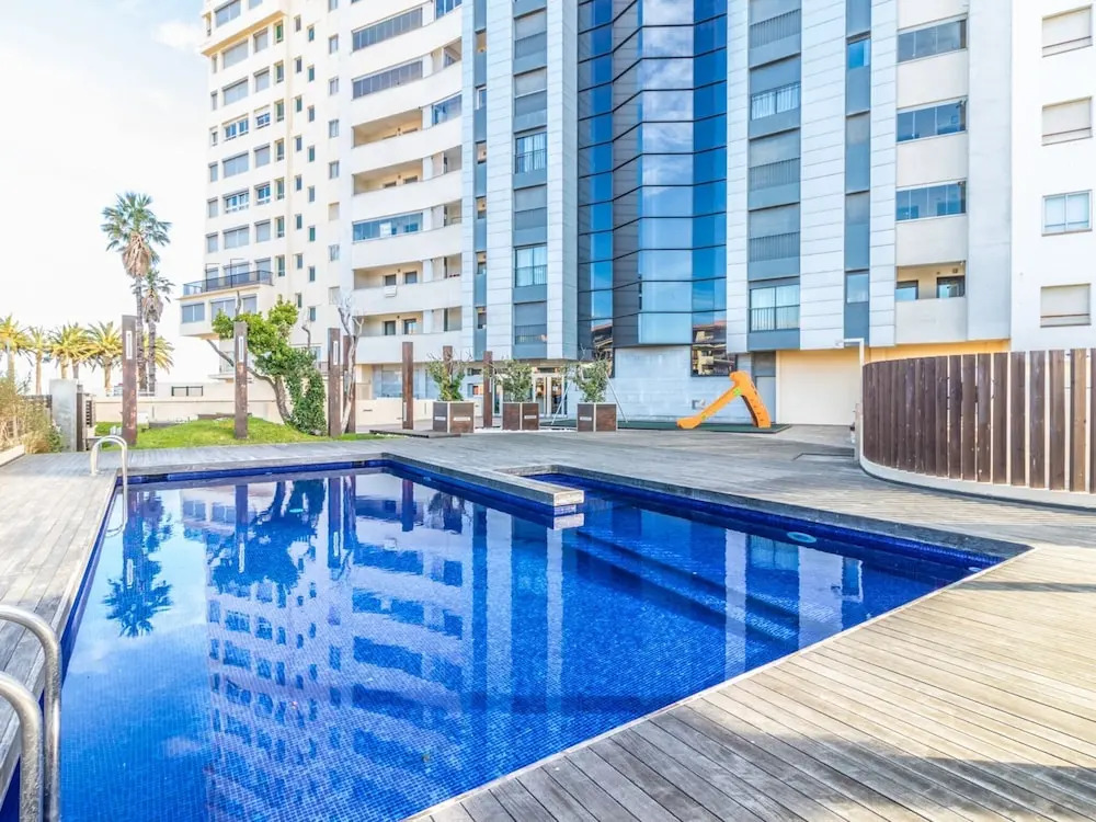Apartment With 3 Bedrooms, sea Views and Pool