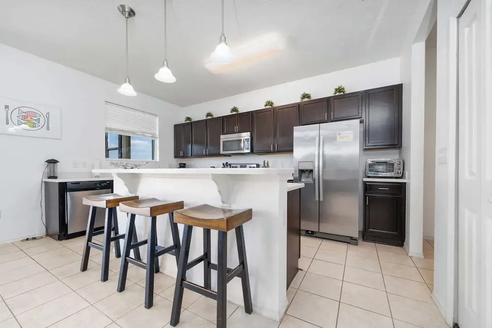 Lakeview 7BR Getaway, Pool, Great Location