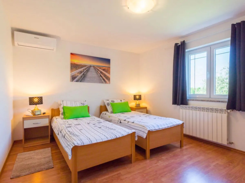 Apartment Cancar Como 41139