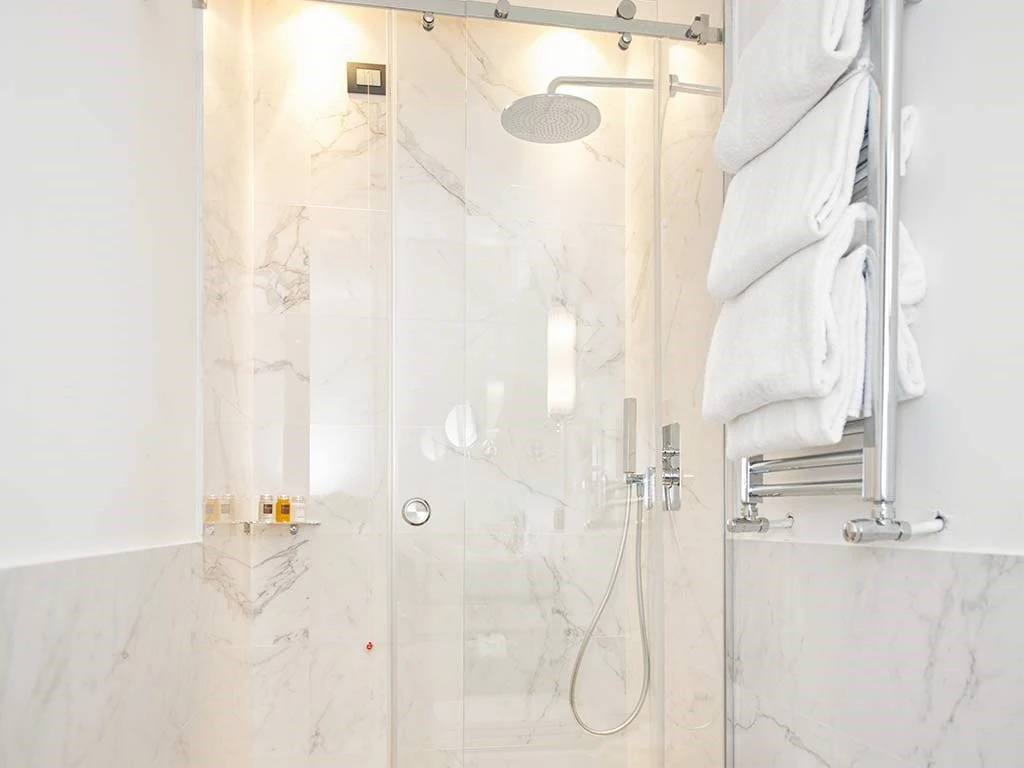The Independent Suites