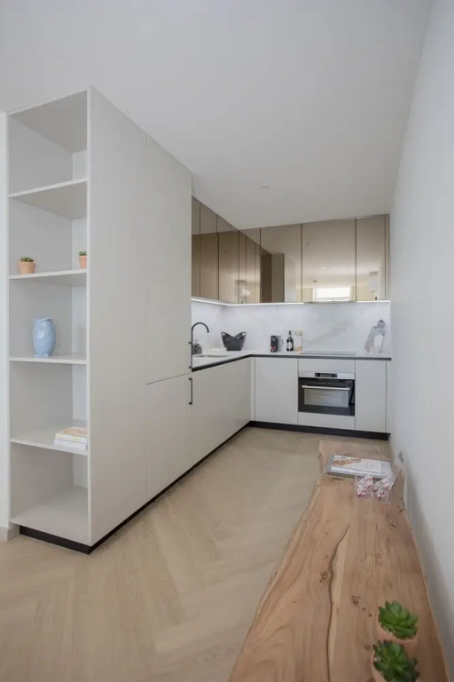 Liiiving - Luxury Beachfront Apartment V