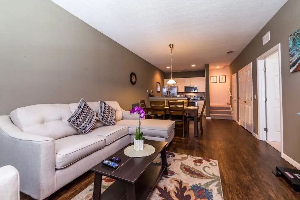 Amazing Townhome! - Lucaya Village - 9006SD