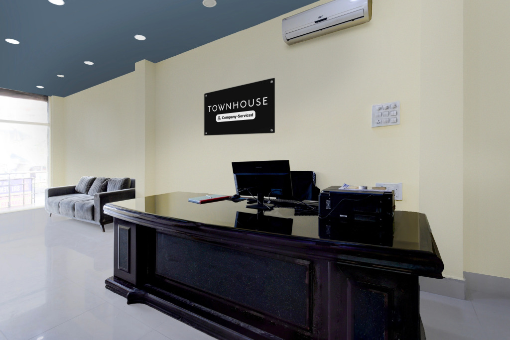 Super Townhouse Cherlapally Bus Terminal Formerly Hotel Chakripuram