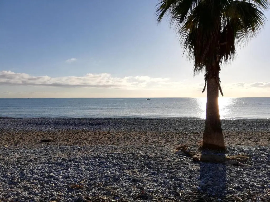 Appartement 2P et parking privé à 50m des plages.