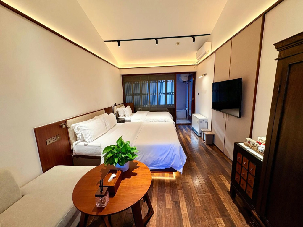 Jingshan Garden Courtyard Hotel Beijing Forbidden City Newly renovated Tianmen Wangfujing Gardenhutong BejjingCourtyard