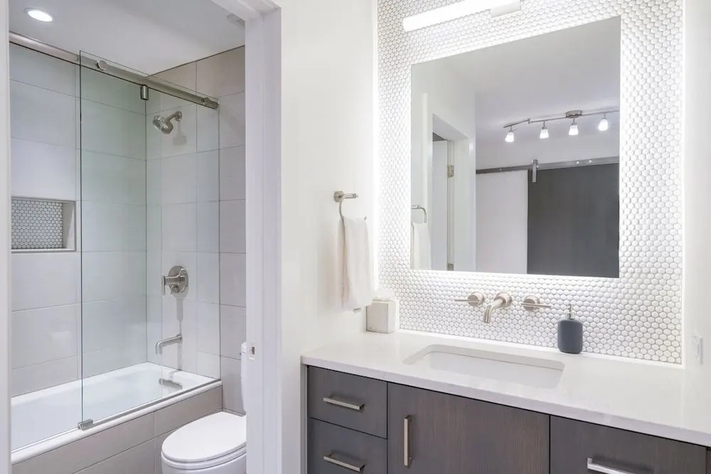Chic, Modern Walk Anywhere @ Viking Lodge 206 1 Bedroom Condo by RedAwning