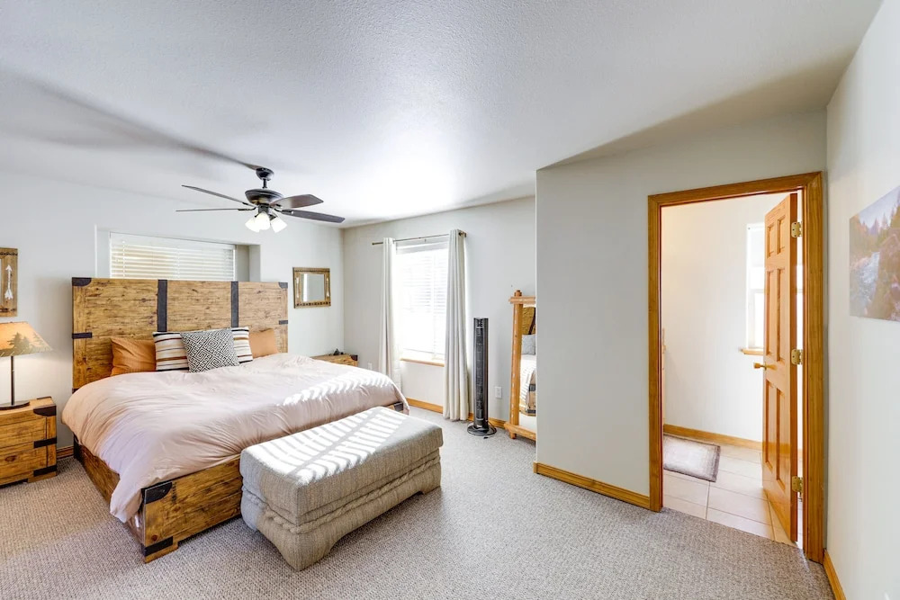 Angel Fire Townhome w/ Hot Tub: 2 Mi to Ski Resort