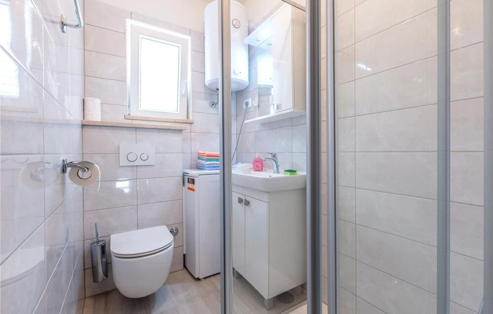 Stunning Apartment in Stobrec With Wifi