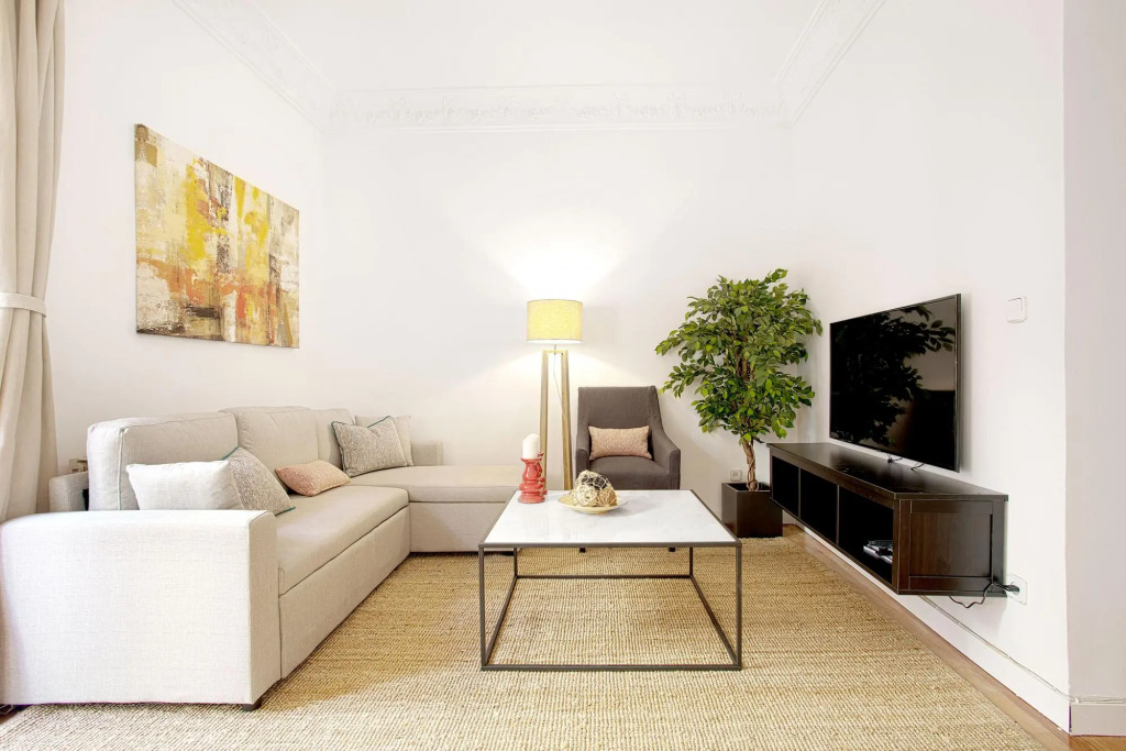 Wonderful 2 bedroom apartment perfect location . Chamberí