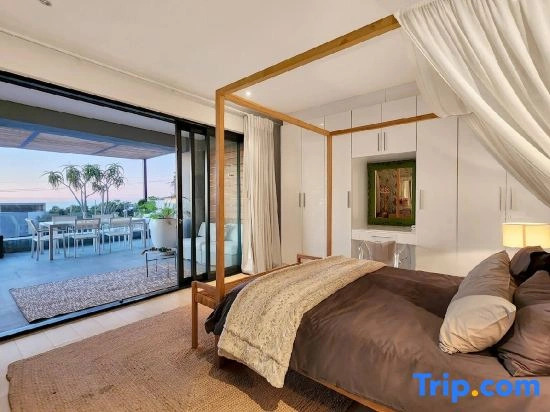 Luxury Couple’s Suite Ocean view & Sunset Terrace