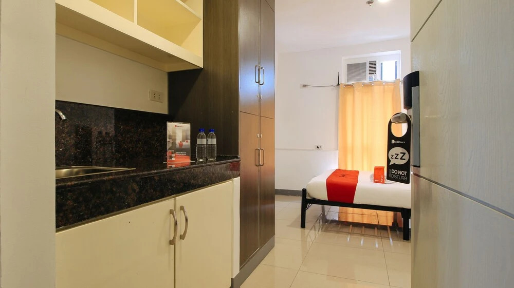 Jardin Suites Hotel & Residences by RedDoorz