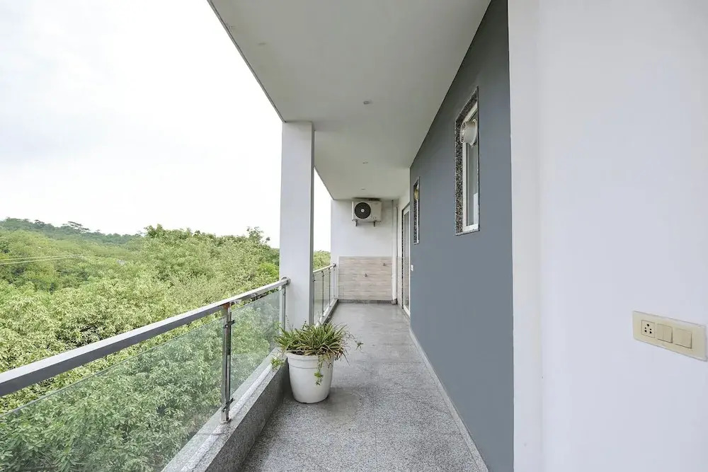 FabHotel The Prime Land - Huda City Centre Metro