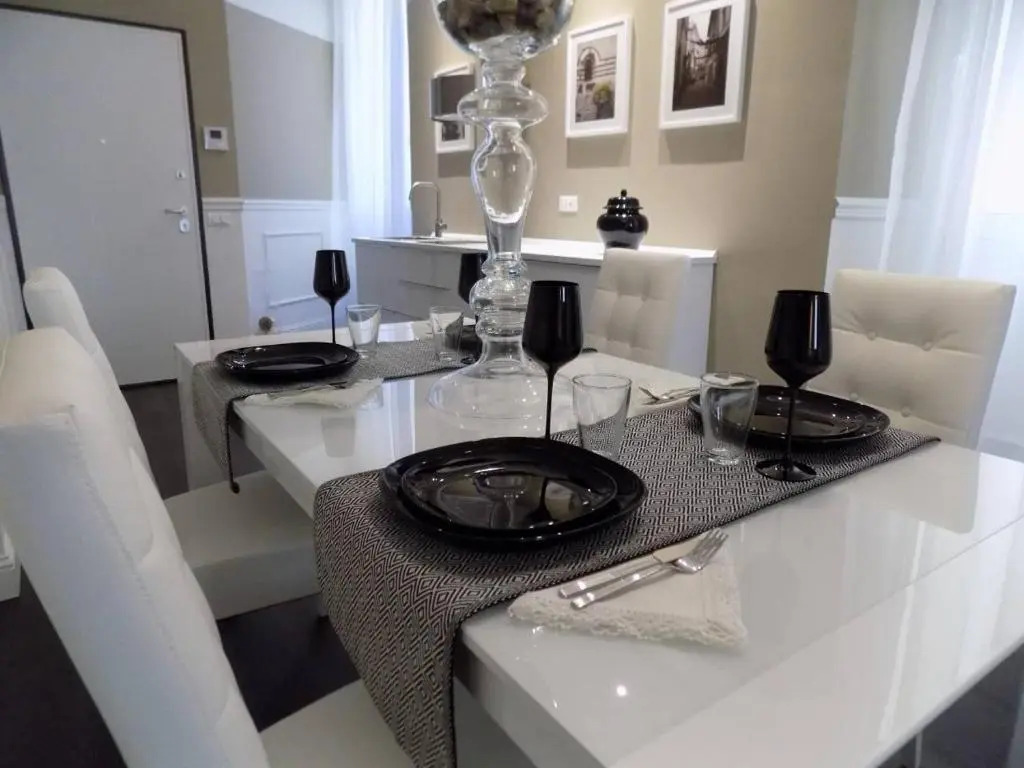 Hs4U The Chic Luxury apartment