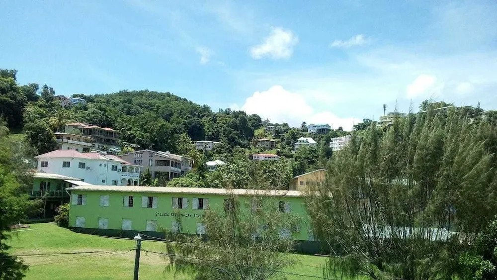 Octave's Beach Trek Apartment
