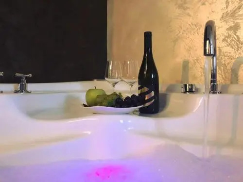 Avenia Restaurant & Apartments