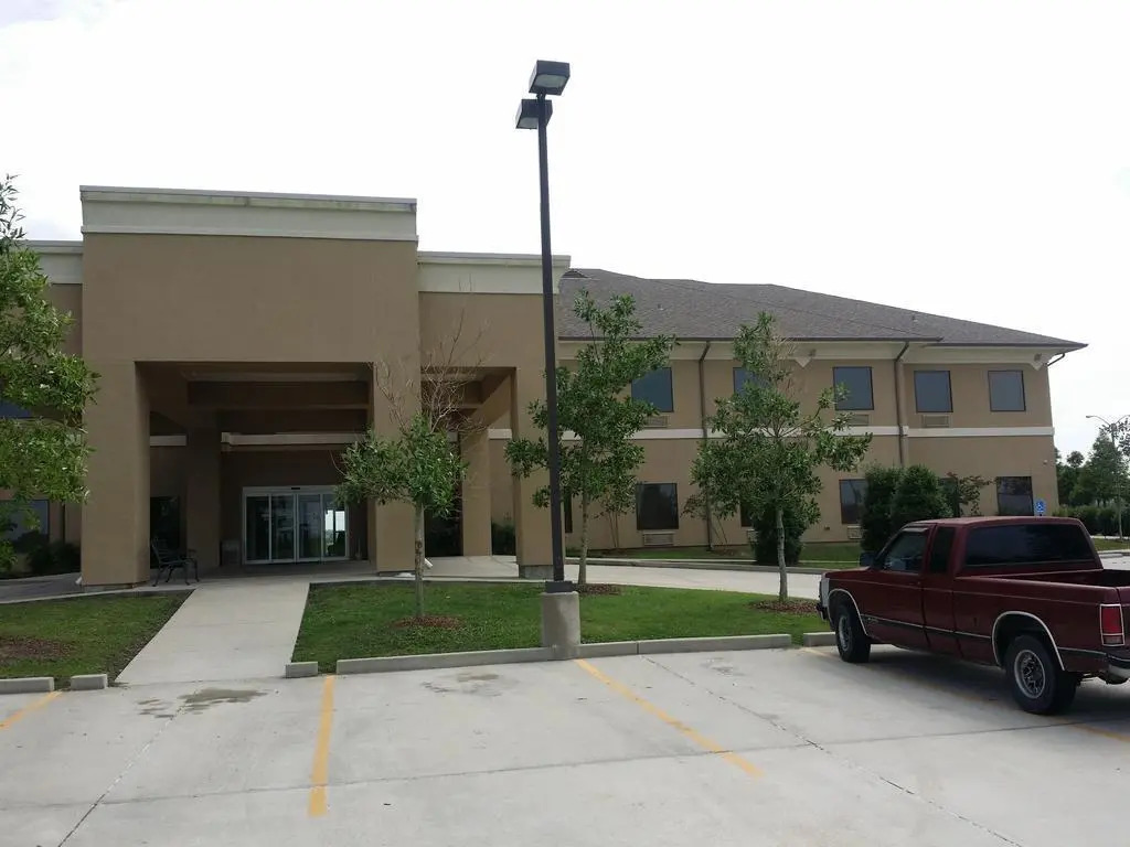 Ambassador Inn & Suites