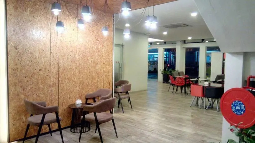 See Foo Hotel