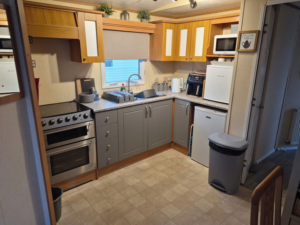 Seaside Caravan Goldensands Kinmel Bay-sleep 6