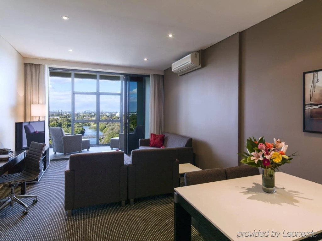 Meriton Suites George Street, Parramatta