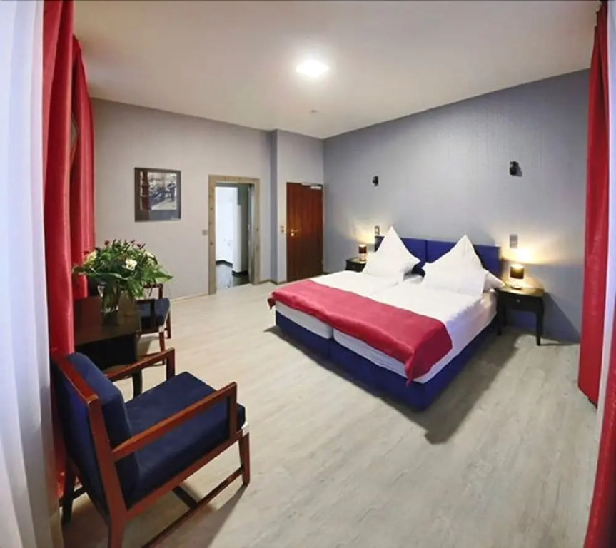 Hotel Garni am Markt - Businesshotel - Frühstücksbuffet - Fahrradabstellplatz - Hunde willkommen