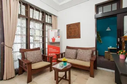 Asri Homestay Syariah by RedDoorz