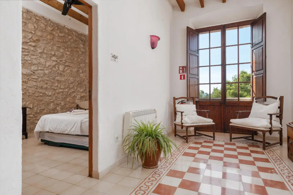 Petit Hotel Hostatgeria La Victoria
