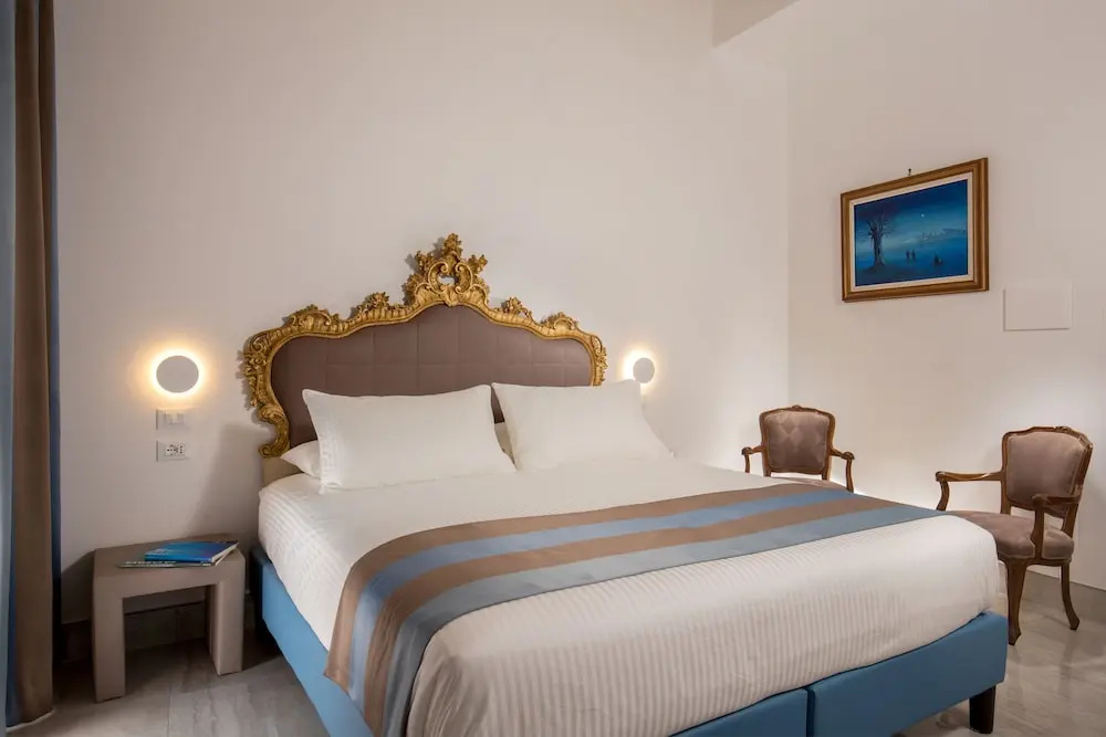 GCF Luxury Suites, Guest house