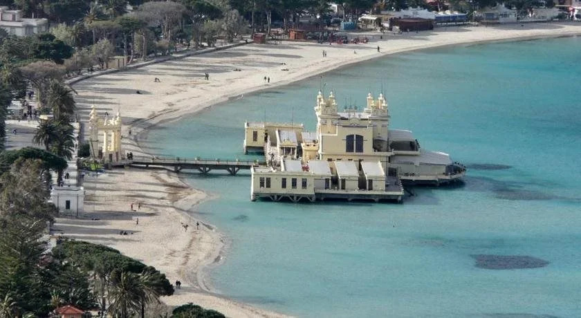 La Favorita - Ben collegato con laeroporto, la spiaggia di Mondello e il centro città