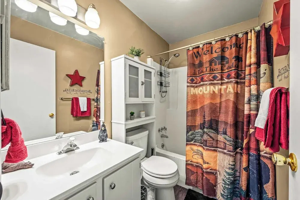 Atlas Point Lodge by Avantstay Hot Tub + Sauna + Kayaks Pet-friendly Cabin Lake Access