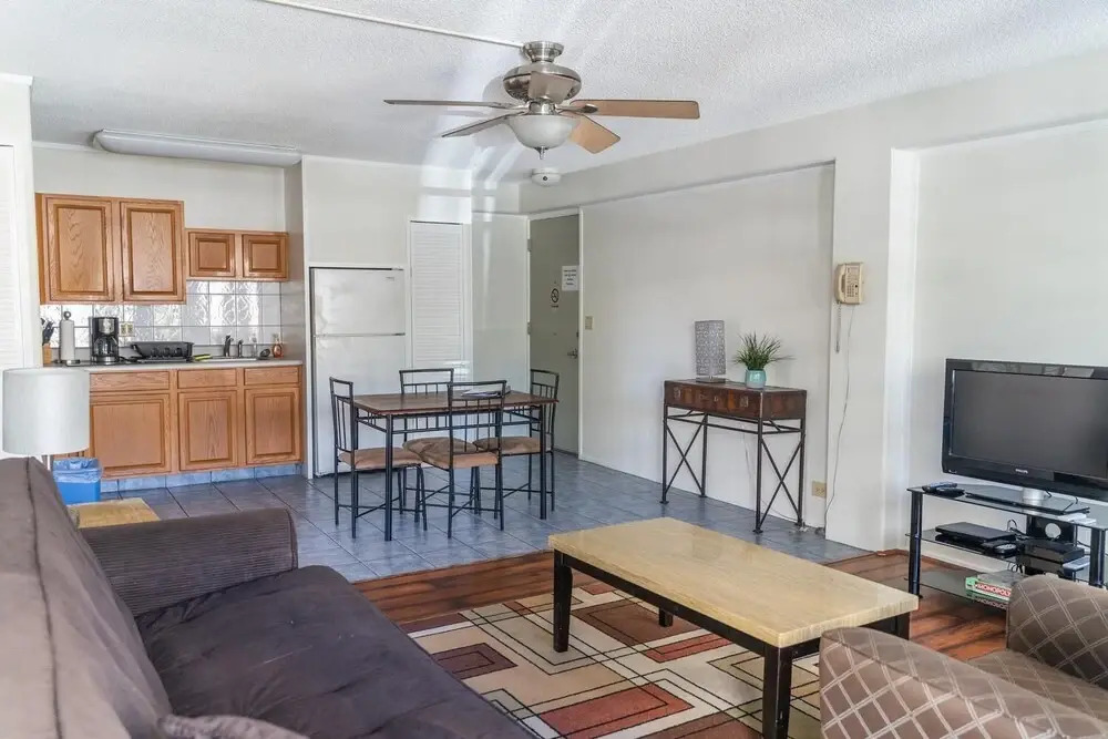 Budget Friendly 1bd/1ba Unit Near Int' Marketplace