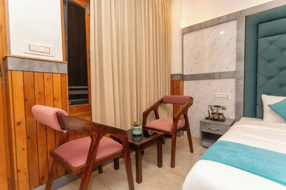 Tara Van - Best Mountain View Hotel in Dharamkot