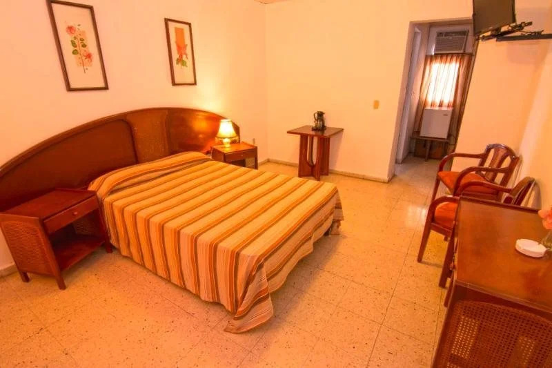 Hotel Rancho Club